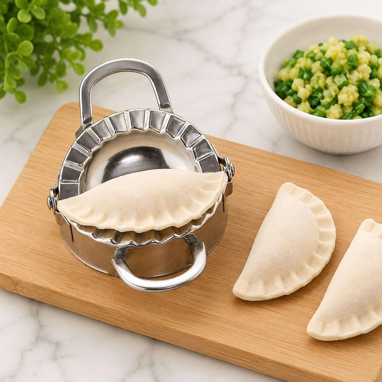 MOMOS MAKER